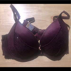 Hop Lun Padded Underwire Adjustable Bra.